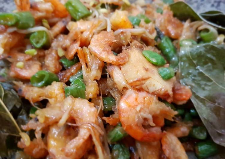 Tumis udang tepung kacang panjang dan toge