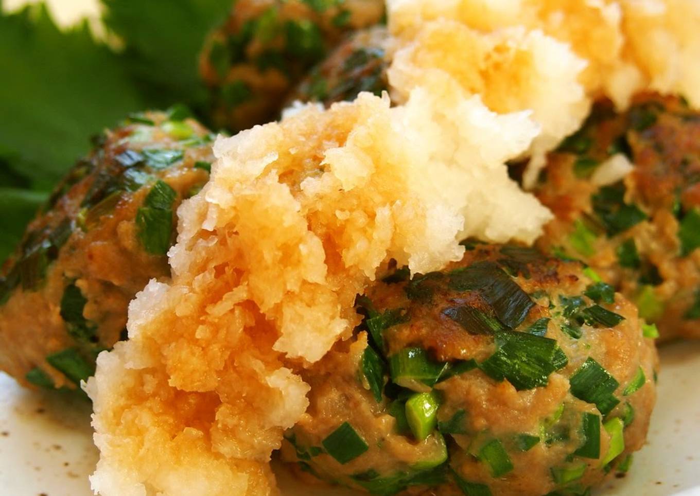 Healthy Japanese-style Hamburger Patties with Chives