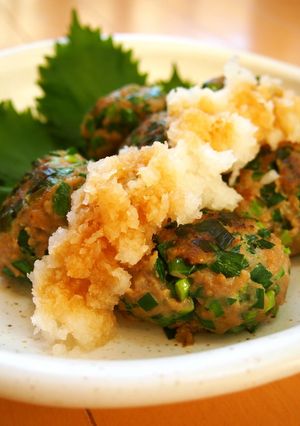 A picture of Healthy Japanese-style Hamburger Patties with Chives.