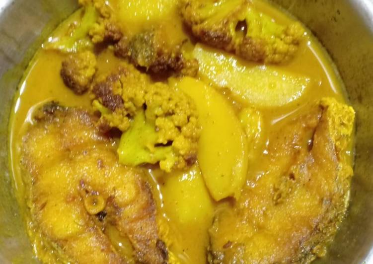 My Favorite Kopi bhetki(cauliflower bhetki fish curry)