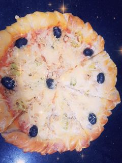صورة لوصفة عجينة بيتزا سحرية اكثر من رائعة وناجحة مئة بالمئة 🍕🍕🍕