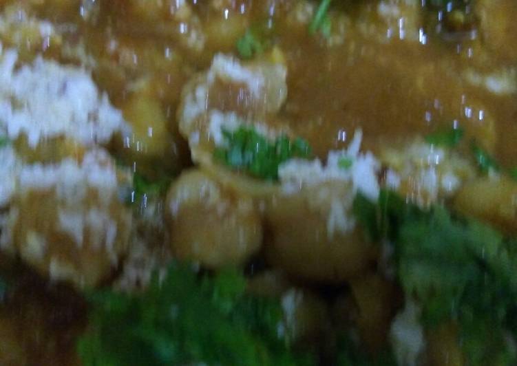 Step-by-Step Guide to Make Quick Chickpeas in besan coconut gravy