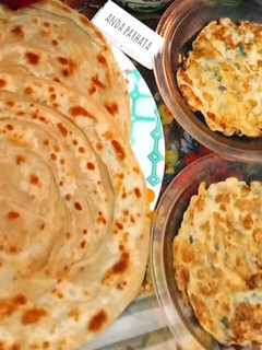 A picture of Anda with lachedaar paratha.