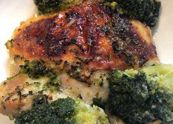 How to Recipe Delicious Roasted Chicken Thighs with Broccoli 
