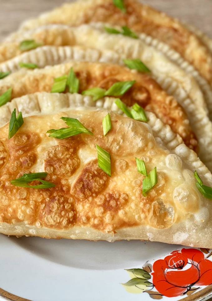 Чебуреки з сиром