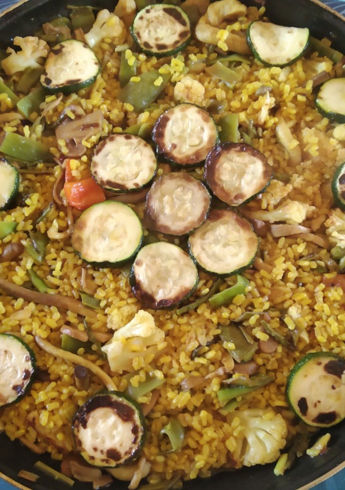 Una foto de Arroz integral con verduras