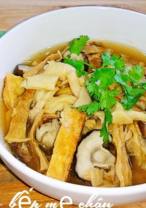 Hình của món Canh măng khô chay.