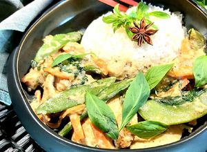 Une photo de Poulet à la citronnelle au lait de coco