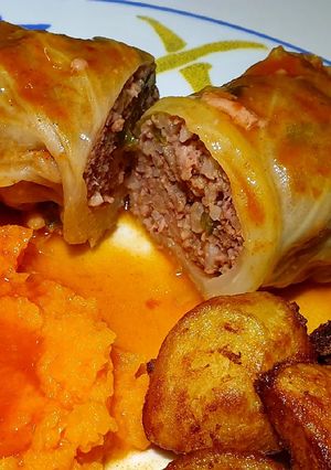 A picture of Cabbage wrapped meatballs (AKA: Ouma onder die Kombers).