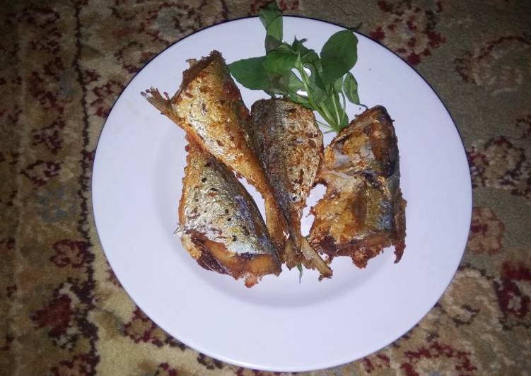 Cara membuat Ikan Kembung Goreng Rasa Gulai yang nikmat dan Mudah Dibuat