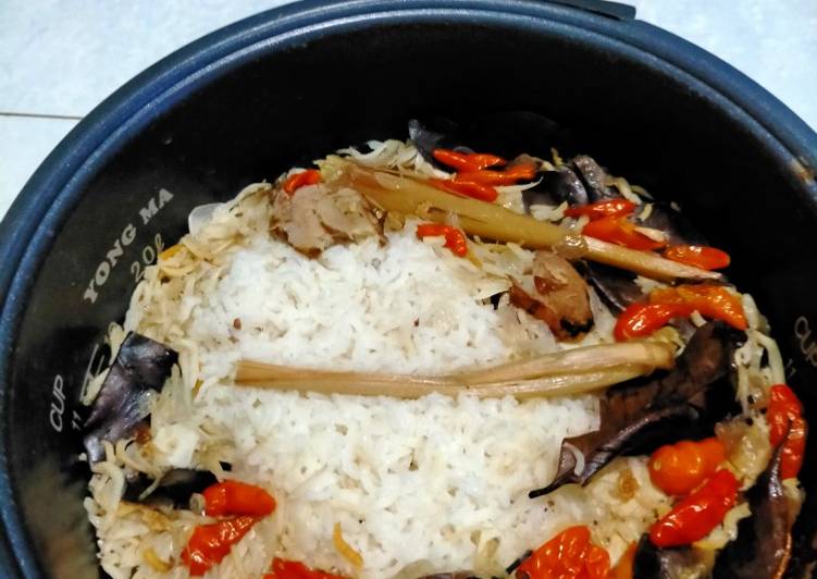 Bagaimana Menyiapkan Nasi Liwet Rice Cooker yang Lezat Sekali