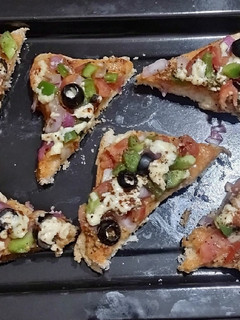 😋😋🍞🍕பிரெட் பீட்ஸா🍞🍕😋😋 செய்முறை முக்கிய புகைப்படம்