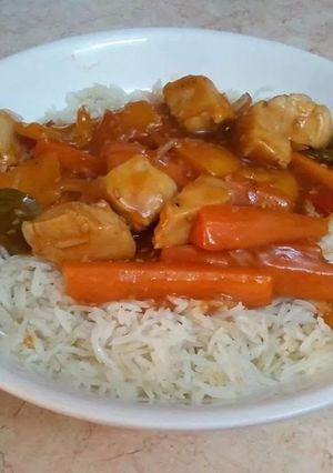 A picture of Chinese Sweet and sour Chicken.