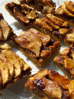 Una foto de Cuadrados de manzana veganos