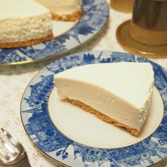 A picture of My Husband's Favorite No-bake Cheesecake.
