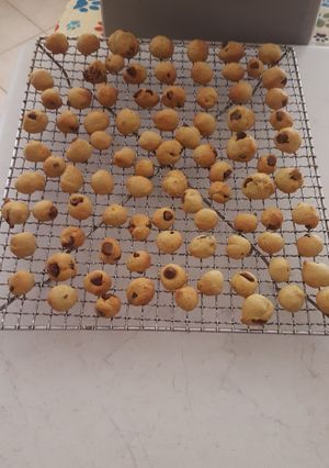 A picture of Chocolate chip cookie bites.