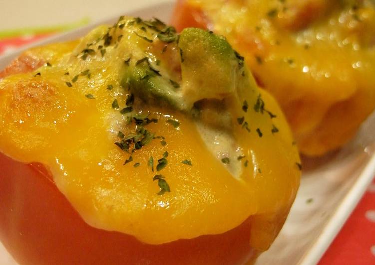 Simple Way to Prepare Perfect Avocado Gratin with a Whole Tomato