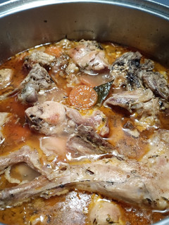 Una foto de Conejo en salsa