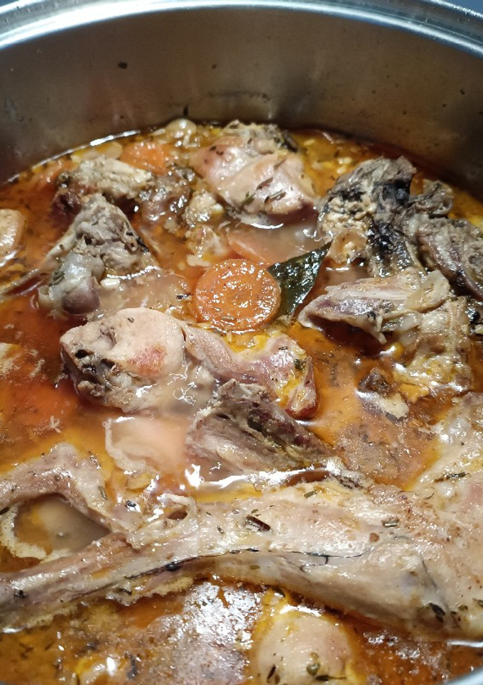 Una foto de Conejo en salsa
