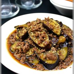 A picture of Simple Ginger-flavored Fried Eggplant and Minced Meat.