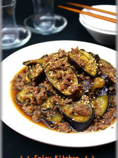 A picture of Simple Ginger-flavored Fried Eggplant and Minced Meat.