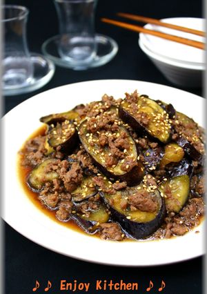 A picture of Simple Ginger-flavored Fried Eggplant and Minced Meat.