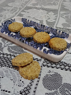 Una foto de Galletitas veganas de naranja y coco 🍊🥥 :)