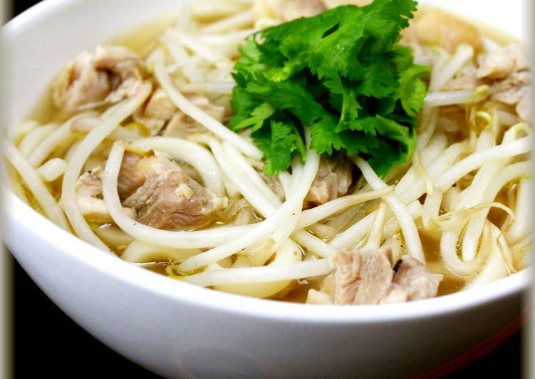 How to Make Ultimate Easy Pho Ga (Vietnamese Chicken Udon Noodles)