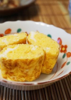 A picture of Thick Tamagoyaki with Just 1 Egg.