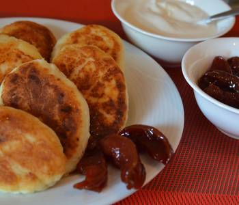 The New Way Serving Recipe Ukrainian syrnyky cottage cheese pancakes Yummy