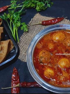 काश्मिरी दम आलू (kashmiri dum aloo recipe in marathi) रेसिपी चे मुख्य फोटो