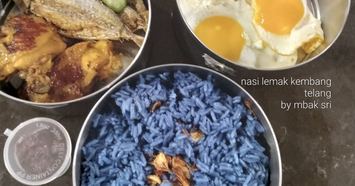 Nasi lemak/nasi uduk bunga telang
