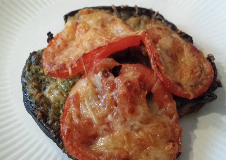 Portobello mushroom pizza