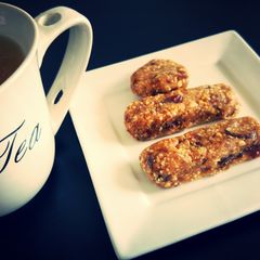 A picture of No bake cashew cookie.