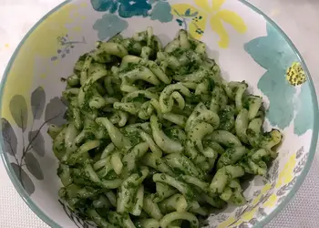 Siap Saji Fussili pesto sauce/ saus bayam gluten free - menu eksim / vegan Yummy Mantul