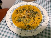 Une photo de soupe thai