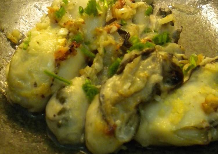 Recipe of Super Quick Homemade Sauted Oysters in Garlic Butter