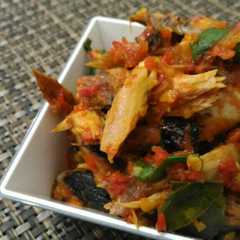A picture of Tongkol suwir balado.