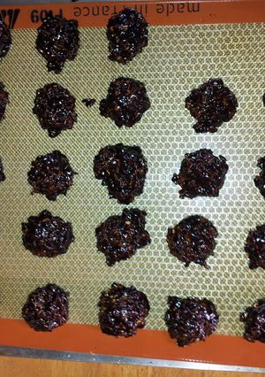 A picture of stove top cookies.