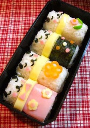 A picture of Sleeping Barrel Bears Character Bento.