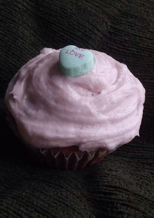A picture of Light (or Dark) Beer Cupcakes!.