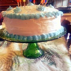 A picture of lemon gold cake.