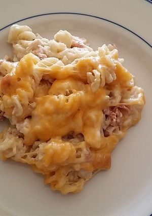A picture of Taisen's cheesey chicken, bacon ranch casserole.