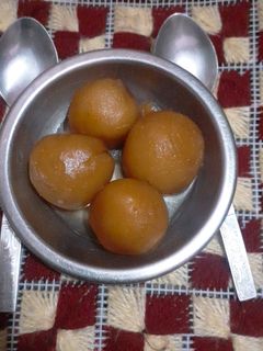 रसगुल्ला पाउडर से बना रसगुल्ला (Rasgulla powder se bana rasgulla recipe in Hindi) रेसिपी मुख्य फोटो