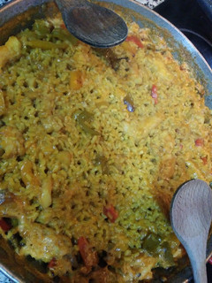 Una foto de Arroz con bacalao y verduras