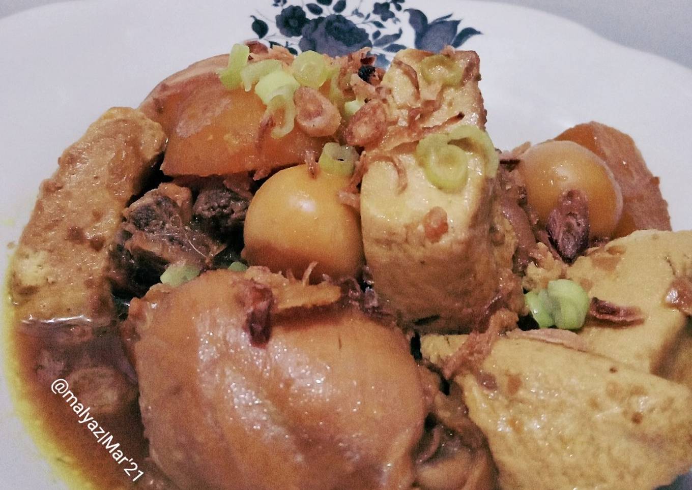 Semur Ayam Campur (Tahu Kentang Telur Puyuh)