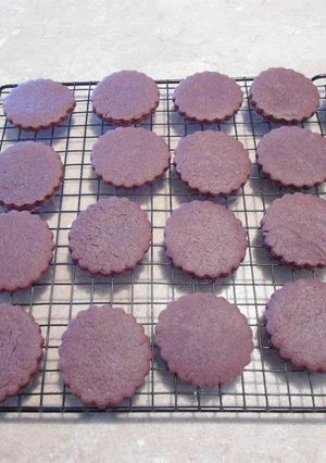 A picture of Chocolate Sugar Cookies.