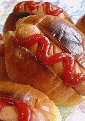 A picture of Mum's Hot Dogs.