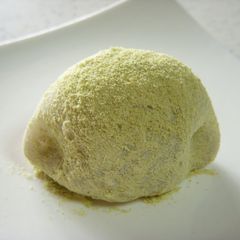 A picture of Microwaved Uguisu-Mochi.
