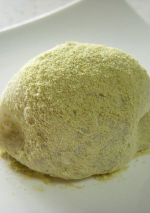 A picture of Microwaved Uguisu-Mochi.